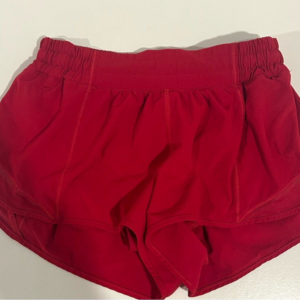 Lululemon hotty hot short 2.5 size 6